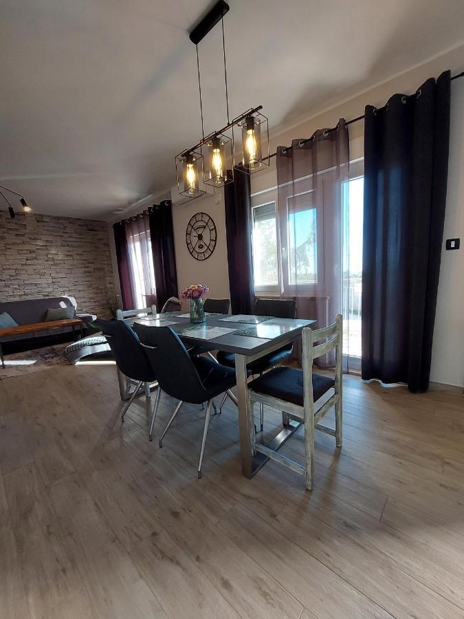 Family Apartment Cathy Galižana Dış mekan fotoğraf