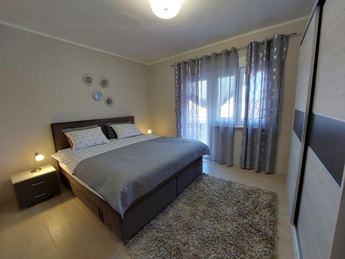 Family Apartment Cathy Galižana Dış mekan fotoğraf